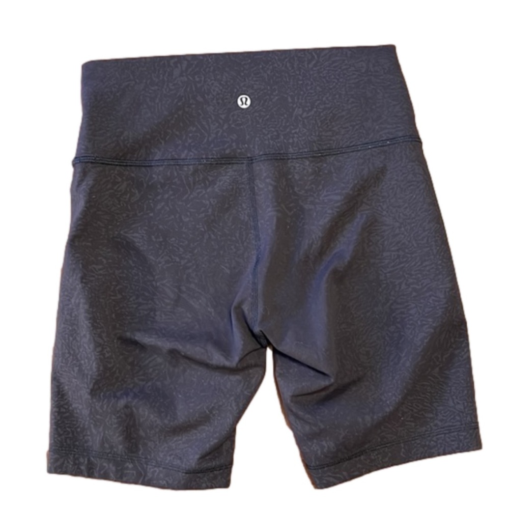 Lululemon size 8 women’s shorts in black